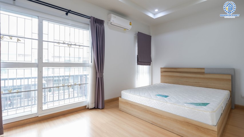 *****ทาวน์เฮ้าส์มือสองย่านปทุมธานี ม.ศุภาลัย เบลล่า กรุงเทพ-ปทุมธานี หลังมุม! เนื้อที่เยอะถึง 29.5 ตร.ว. ฟังก์ชัน 3 ห้องนอน 2 ห้องน้ำ 2 ที่จอดรถ ต่อเติมครัว แถมเฟอร์นิเจอร์ทั้งหลัง ทำเลเชื่อมต่อถ.กรุงเทพฯ-ปทุมธานี, ถ.กาญจนาภิเษก